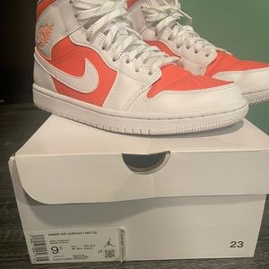 Women’s Air Jordan 1 Mid SE